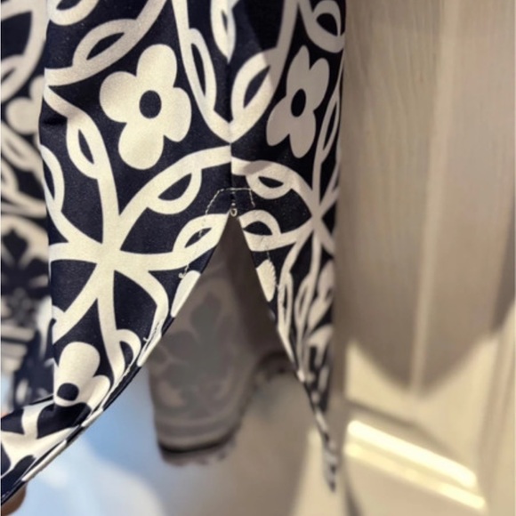 Slinky Brand Black and White Floral Tunic - Picture 6 of 6